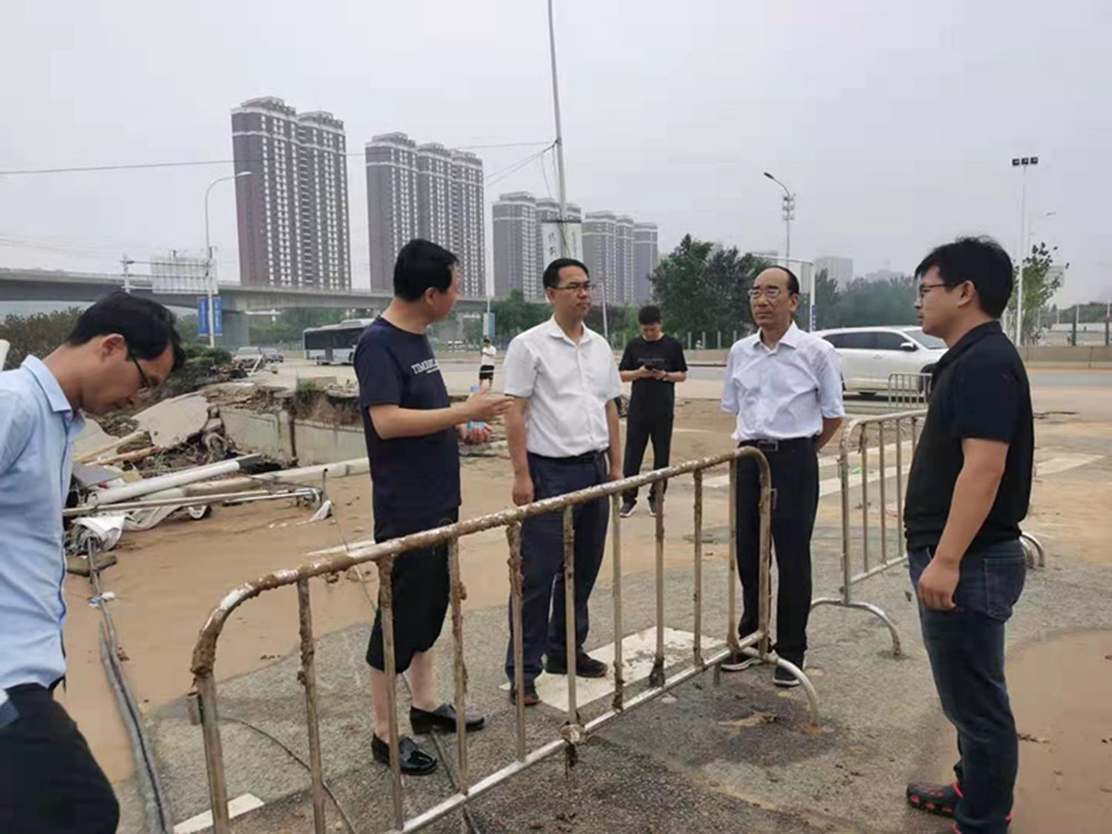 开云球赛_开云球赛中国有限公司
党委书记、董事长、总经理秦广远赴市政项目检查指导灾后恢复重建工作